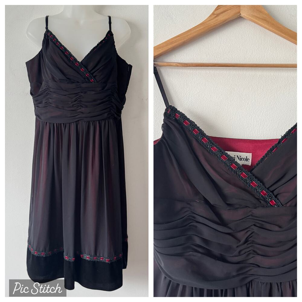 ⚫️ Ronni Nicole Black Dress with Red Accents